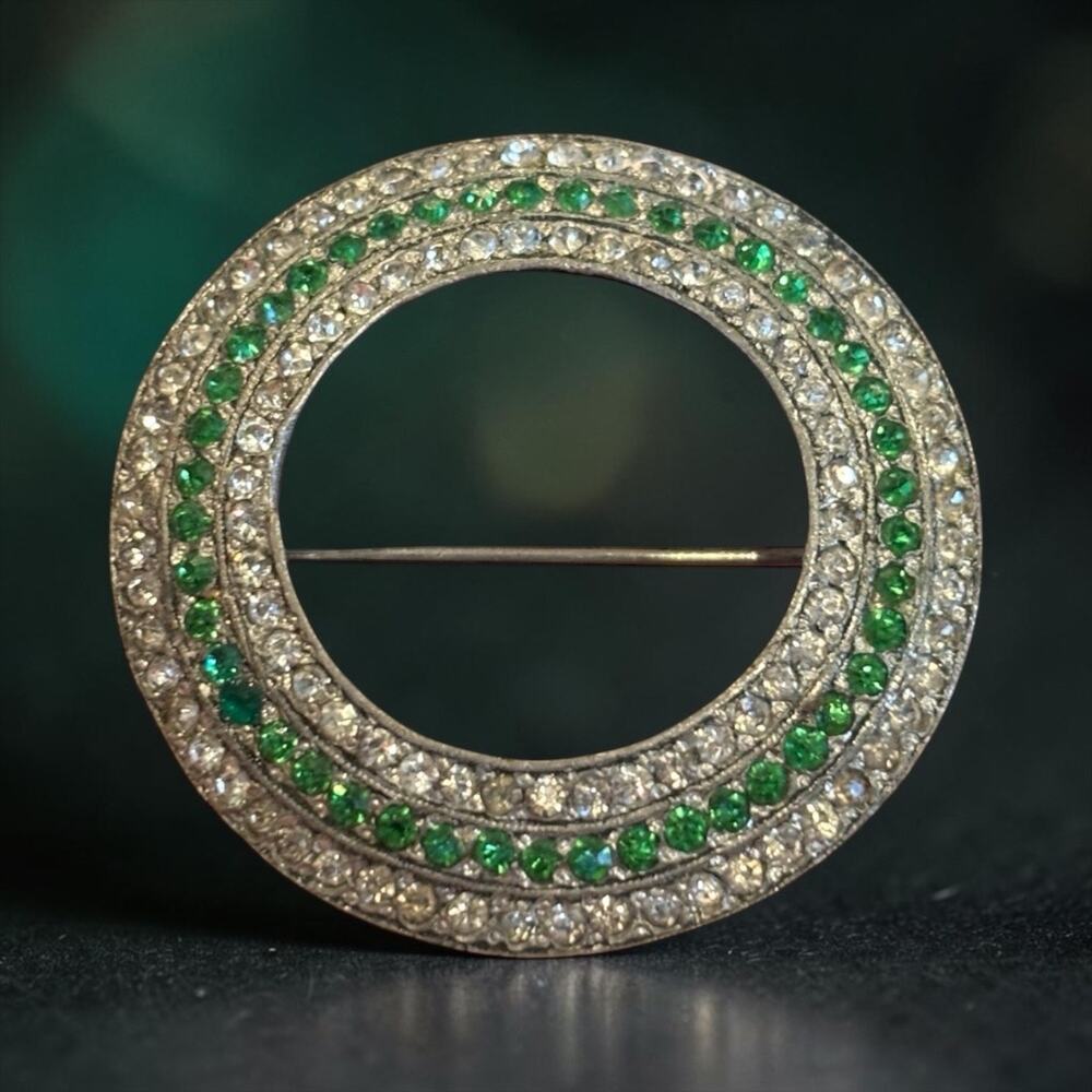 Art Deco Emerald Green Rhinestone Circle Brooch Gatsby Sparkle Pin